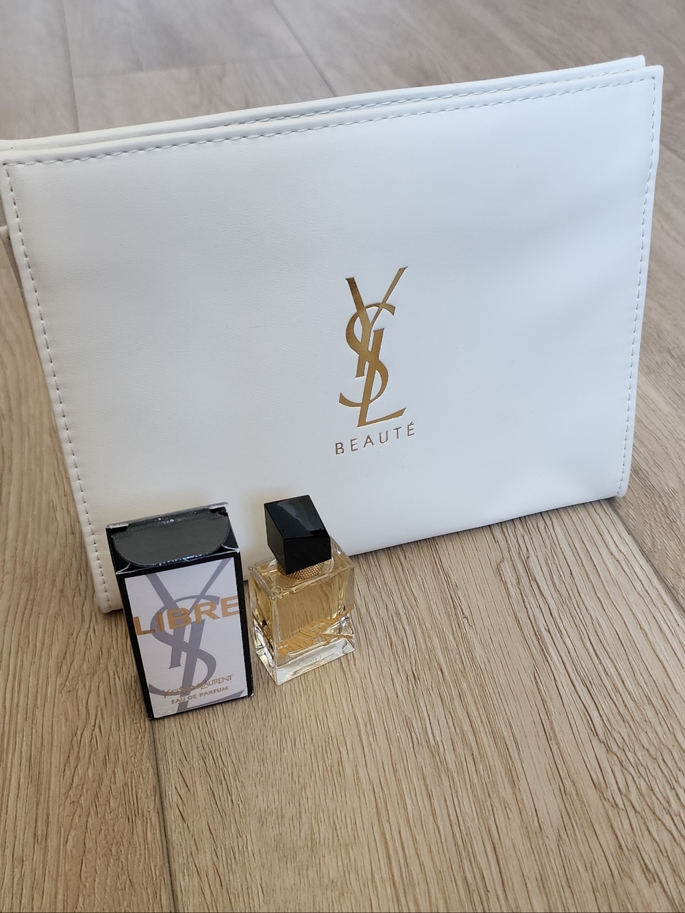New Ysl Set Beauty White Makeup Pouch Clutch Bag + Gift Mini Edp Libre - Picture 4 of 8